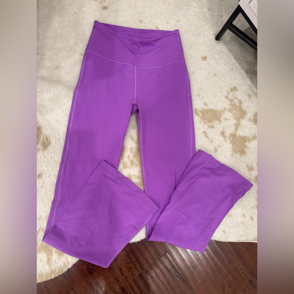 Lululemon groove super-high-rise flared pant Nulu in moonlit magenta | Size 6